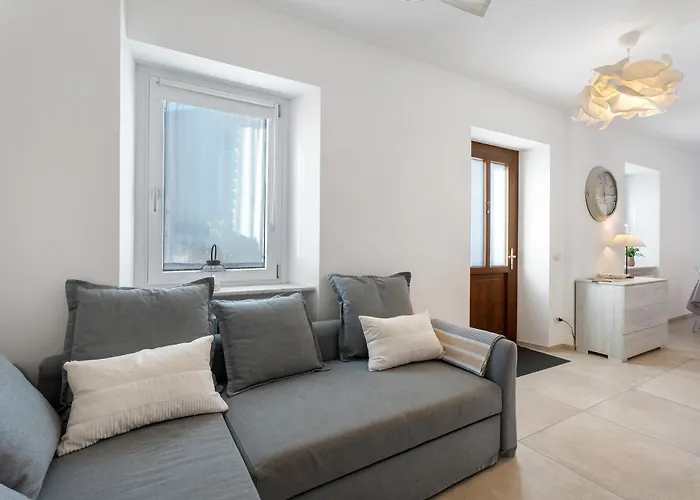 Residenza Jasmine Grey