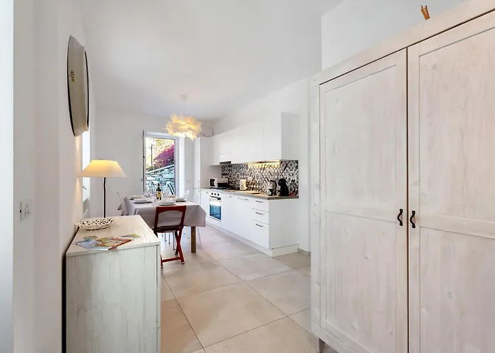 Residenza Jasmine Grey